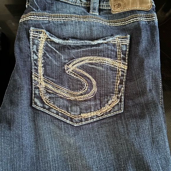 Silver Jeans  2 pairs - Picture 2 of 3
